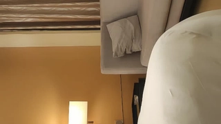 无法抗拒并用大屁股和奶子操了朋友的妈妈 - 俄罗斯业余对话