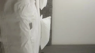 巨臀少妇车震，偷情全程大叫呻吟，连续高潮颜射