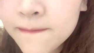 哥伦比亚夫妇在床上享受双重插入