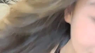 性感网红女神美腿黑丝自慰操逼大白美臀地上假屌骑坐大屌深喉插嘴主动骑乘位套弄