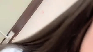 甜美骚骚小妞和小男友居家操逼 短裙骑在身上抽插 搞一会自己拿道具自慰 男友JB有点小 貌似满足不了
